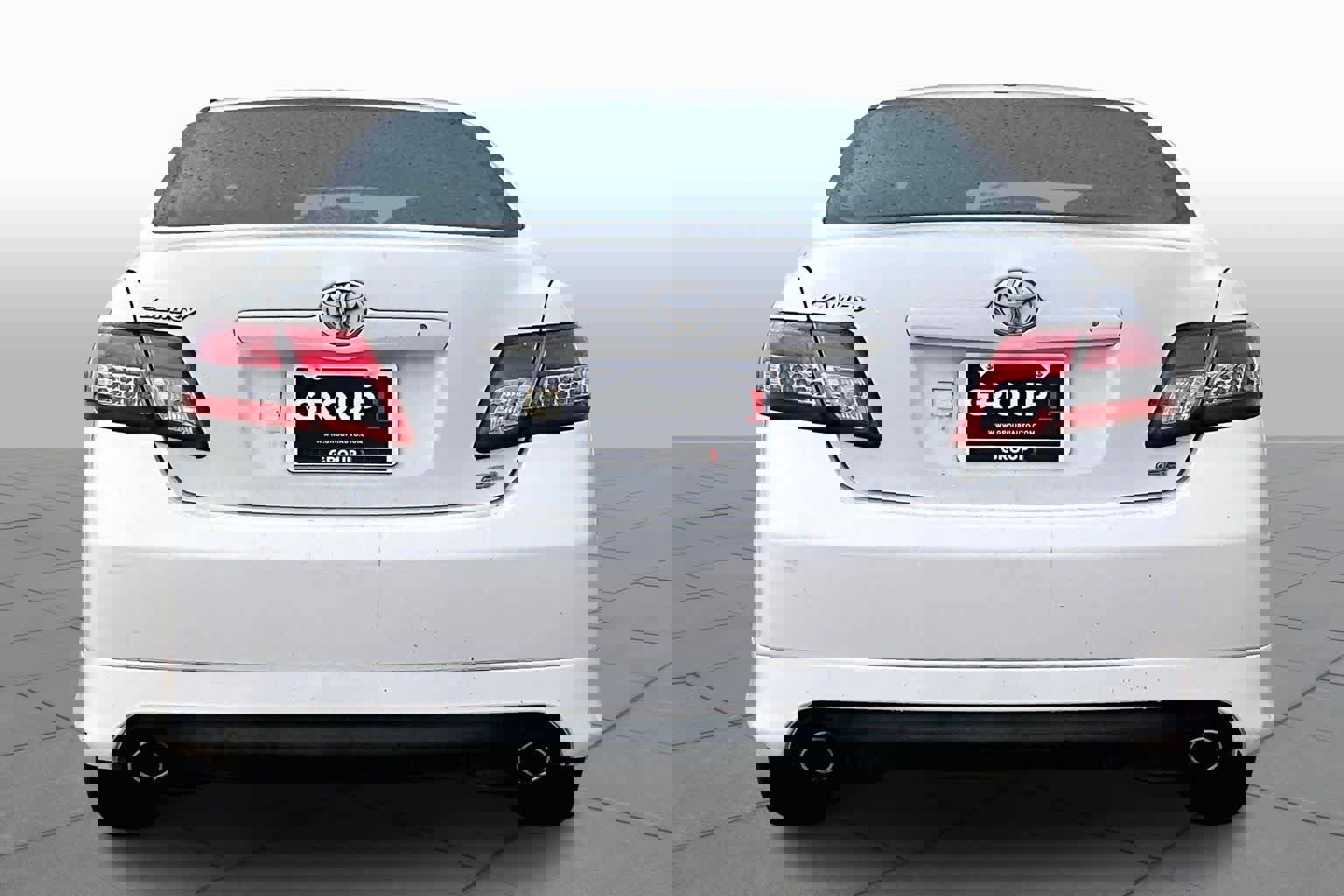 Used 2010 Toyota Camry SE image 4