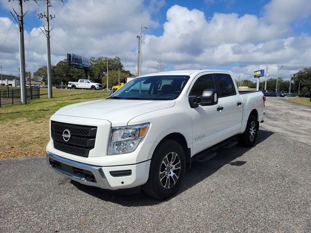 Used 2024 Nissan Titan SV w/ SV Convenience Package image 4