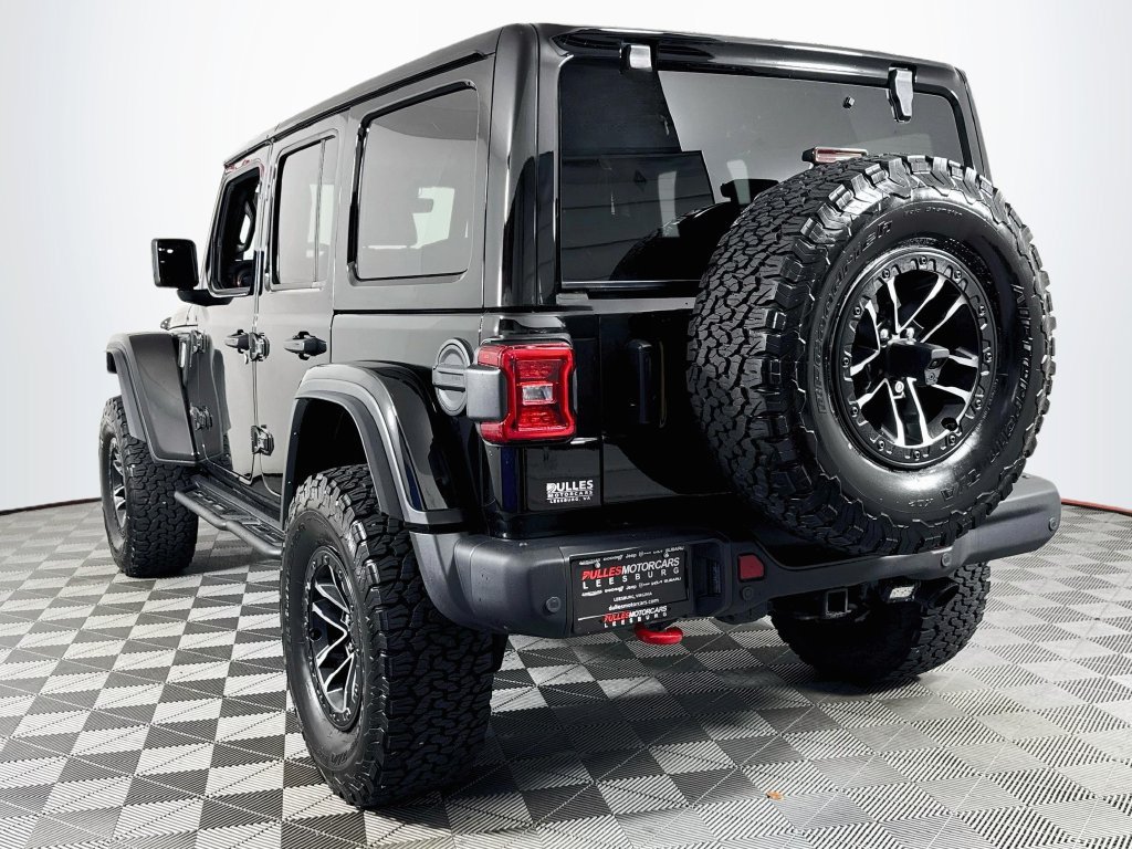 Used 2025 Jeep Wrangler Unlimited Rubicon AWD/4WD image 5