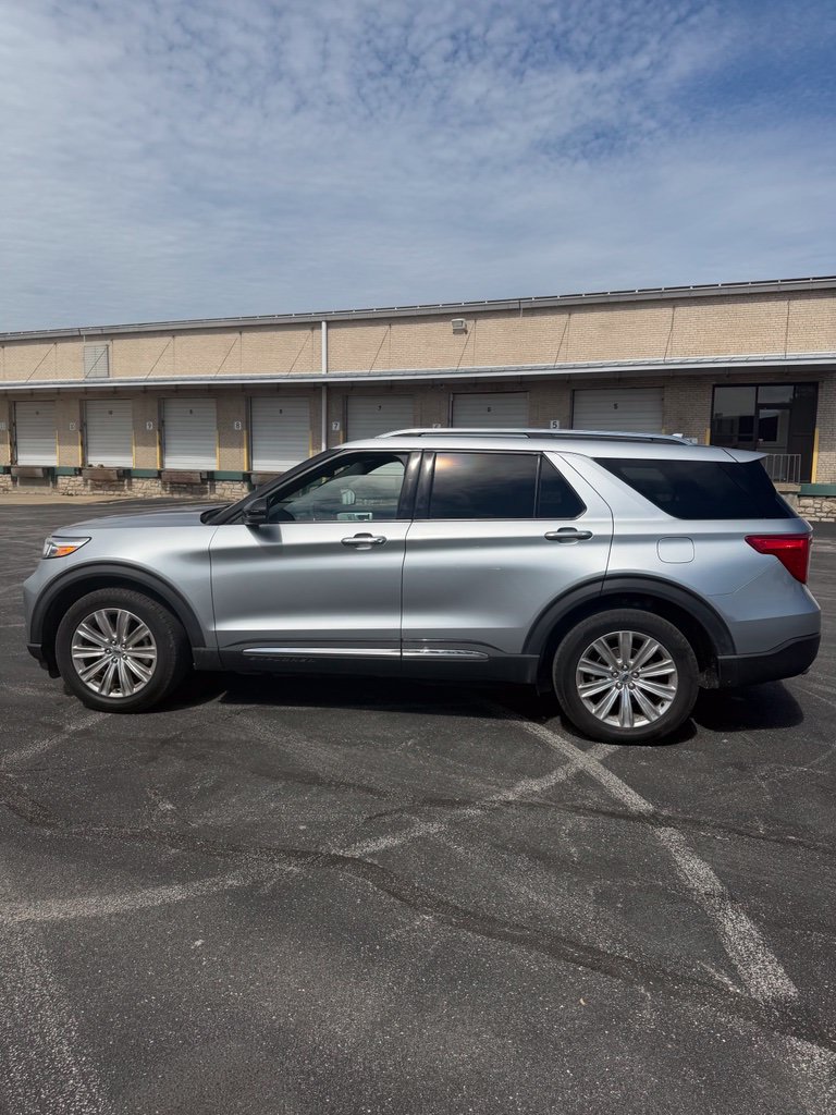 Used 2020 Ford Explorer Limited AWD/4WD image 2