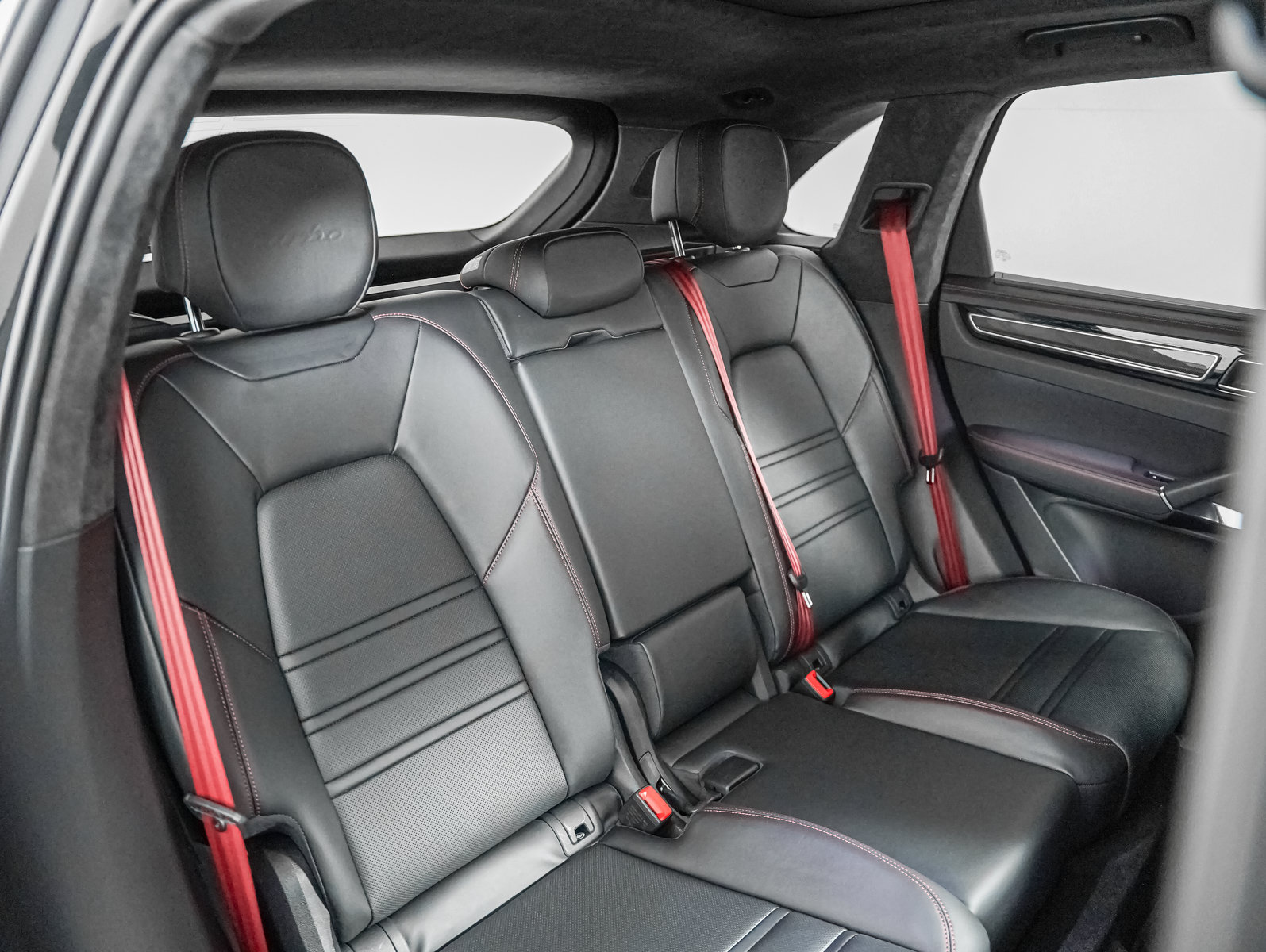 Certified 2023 Porsche Cayenne Turbo AWD/4WD image 6
