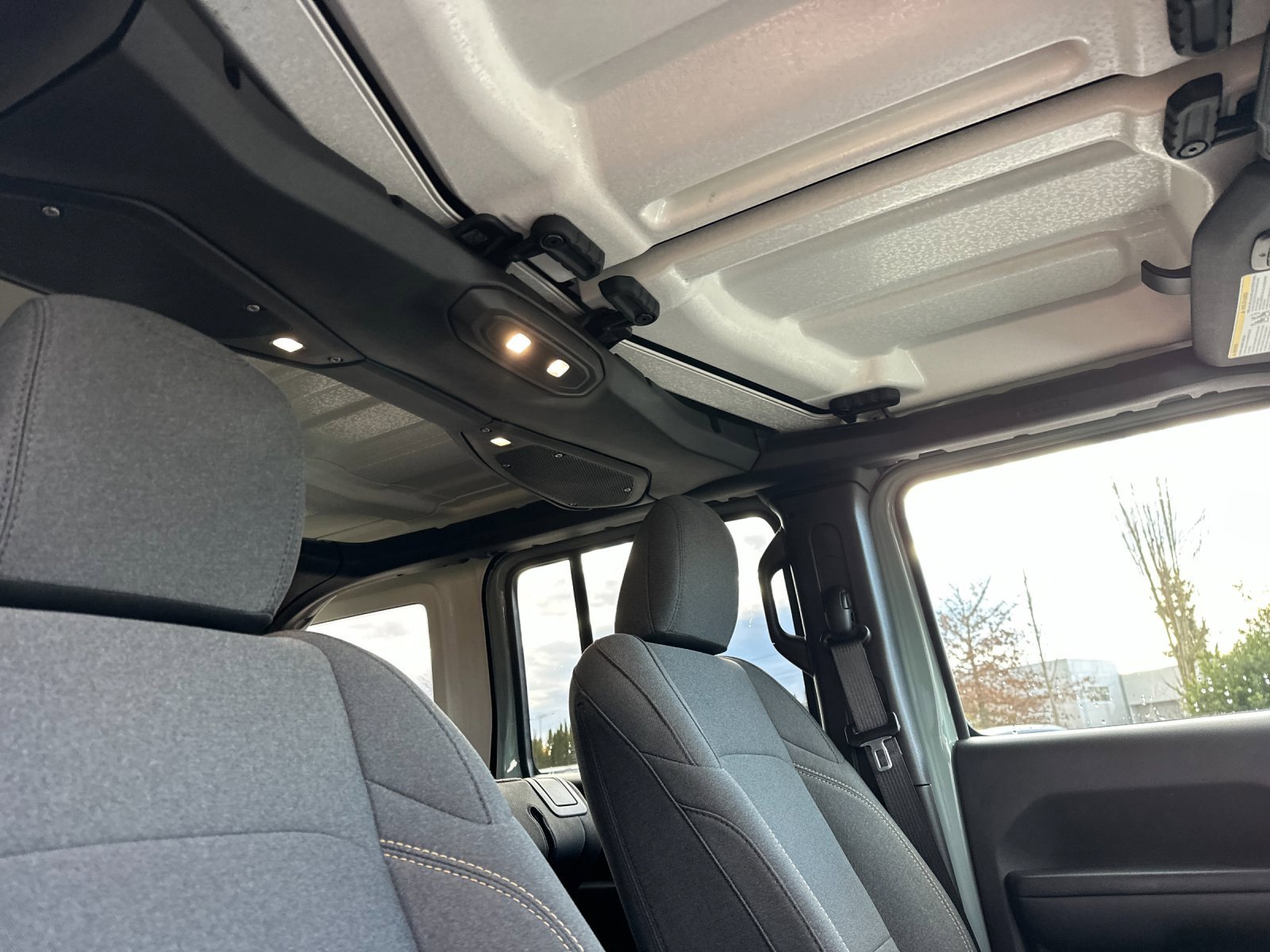 Used 2024 Jeep Wrangler Unlimited w/ Convenience Group image 16