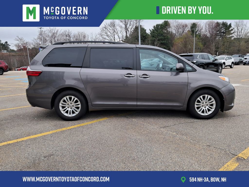 Used 2015 Toyota Sienna XLE w/ XLE Navigation Package FWD image 6