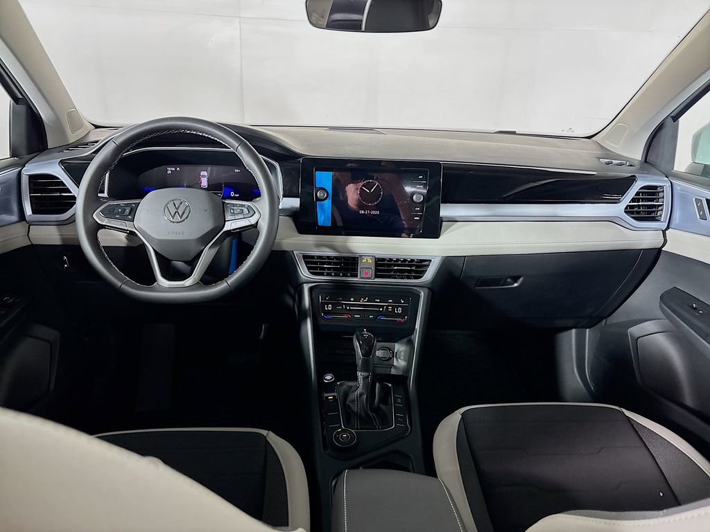 New 2025 Volkswagen Taos SE image 12