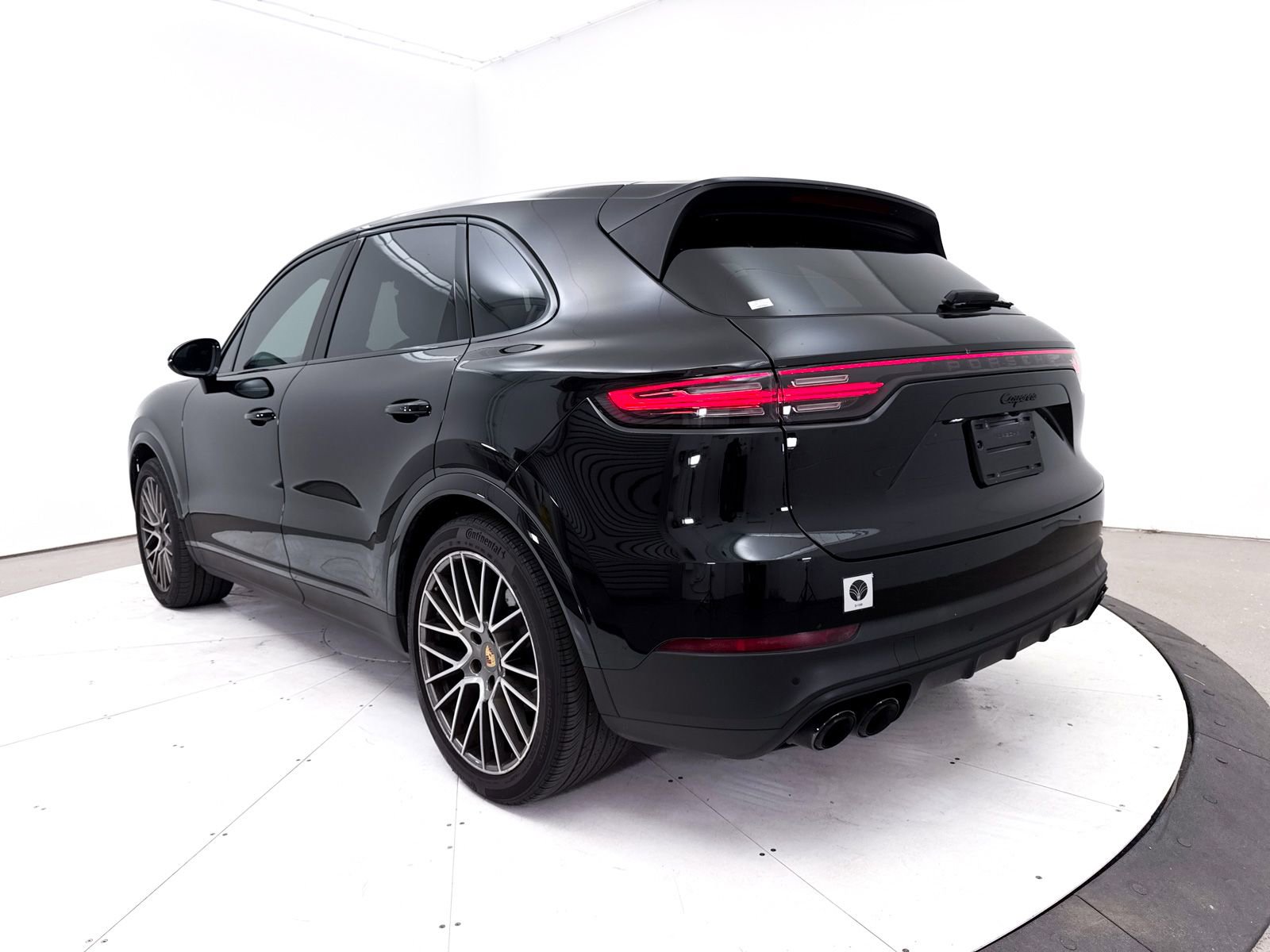 Used 2023 Porsche Cayenne Platinum Edition AWD/4WD image 18