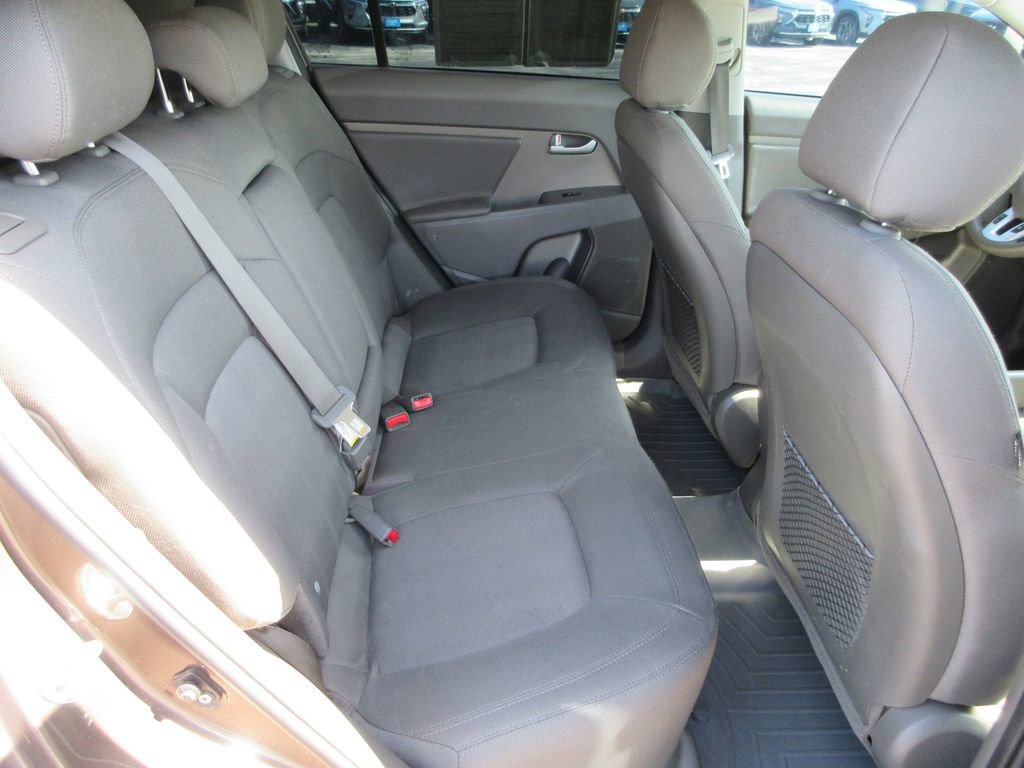 Used 2013 Kia Sportage LX image 16