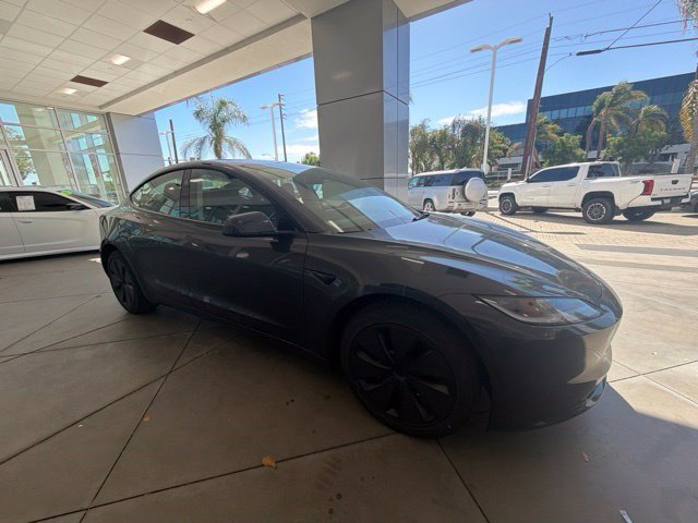 Used 2024 Tesla Model 3 Standard Range RWD image 5
