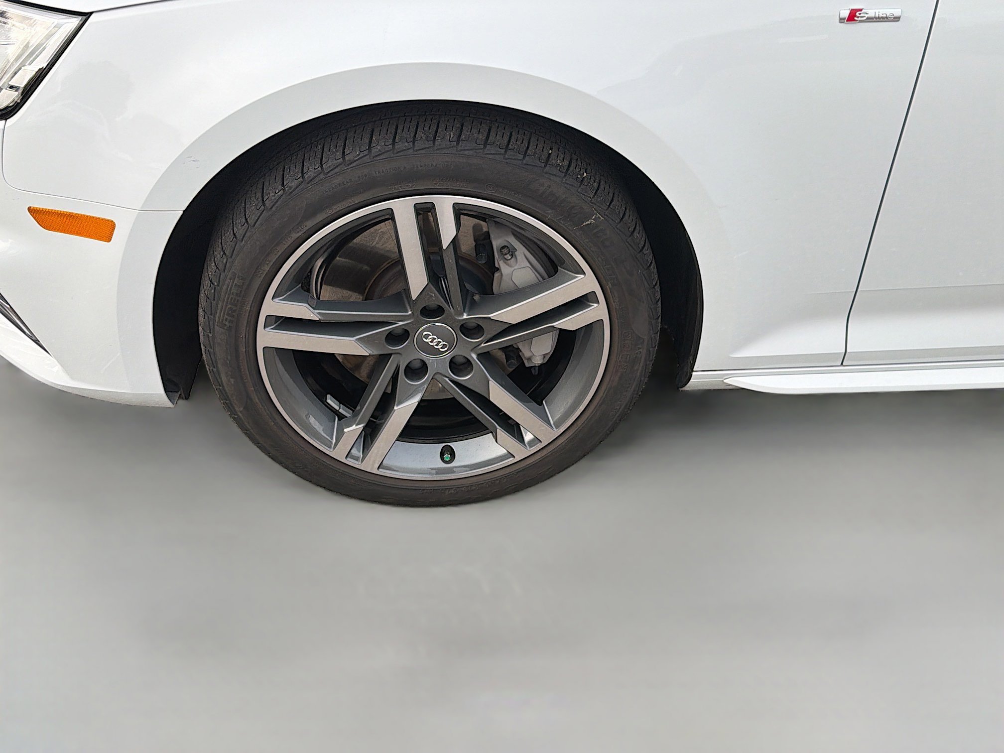 Used 2018 Audi A4 2.0T Premium Plus image 41