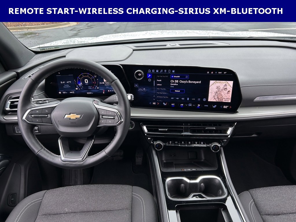 Used 2024 Chevrolet Traverse LT image 13