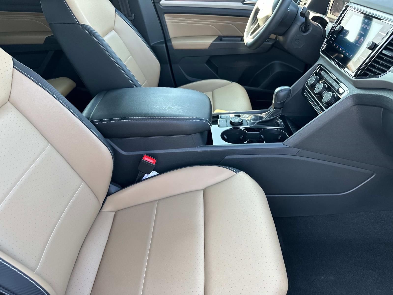 Used 2022 Volkswagen Atlas Cross Sport SE image 4