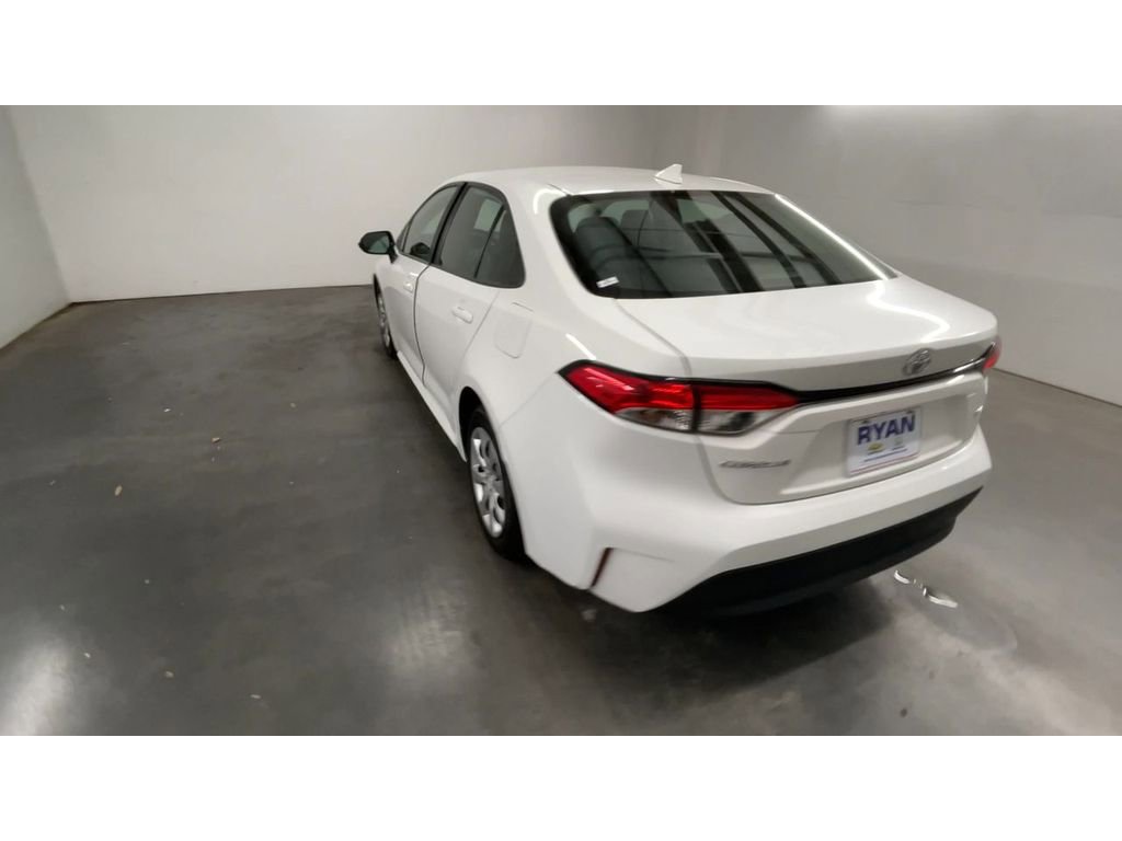 Used 2023 Toyota Corolla LE image 7