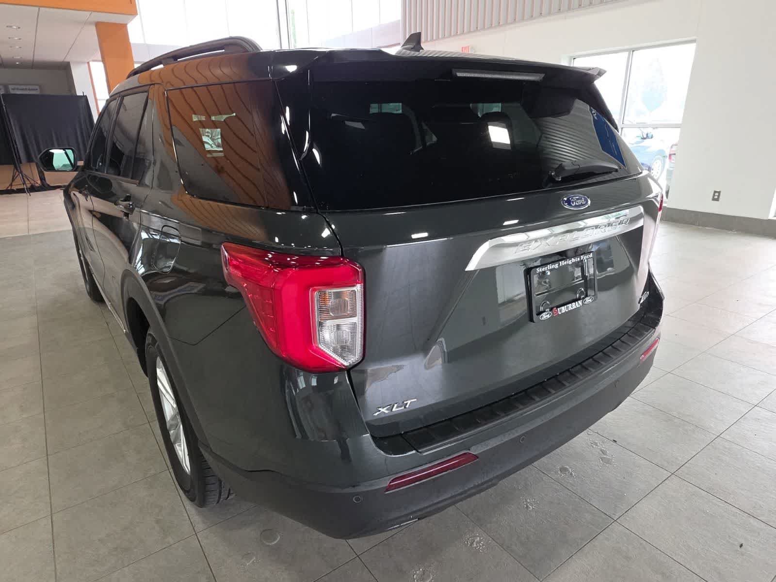 Used 2023 Ford Explorer XLT AWD/4WD image 8