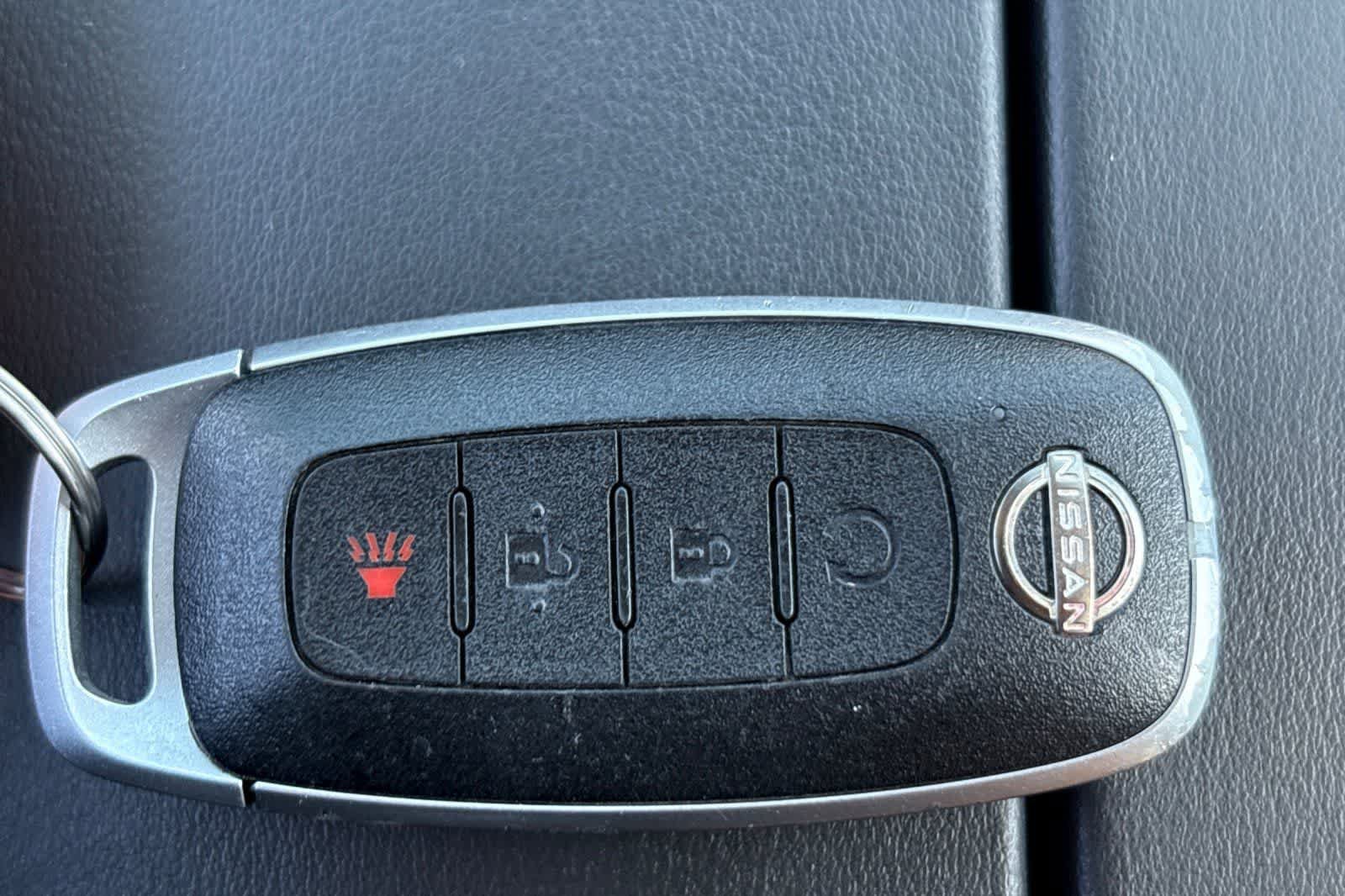 Certified 2023 Nissan Rogue SV FWD image 28