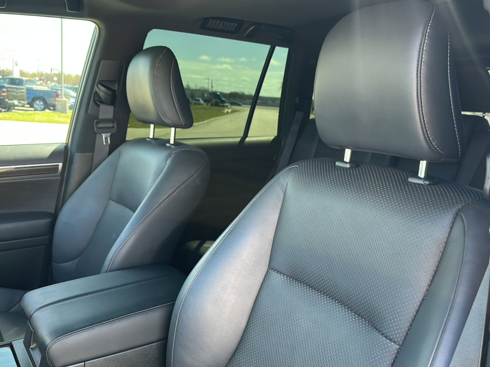 Used 2023 Lexus GX 460 Luxury w/ Accessory Package image 14