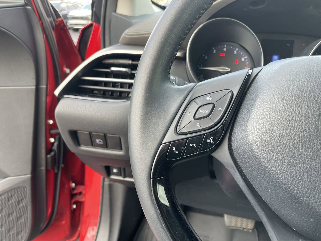 Used 2020 Toyota C-HR Limited image 16