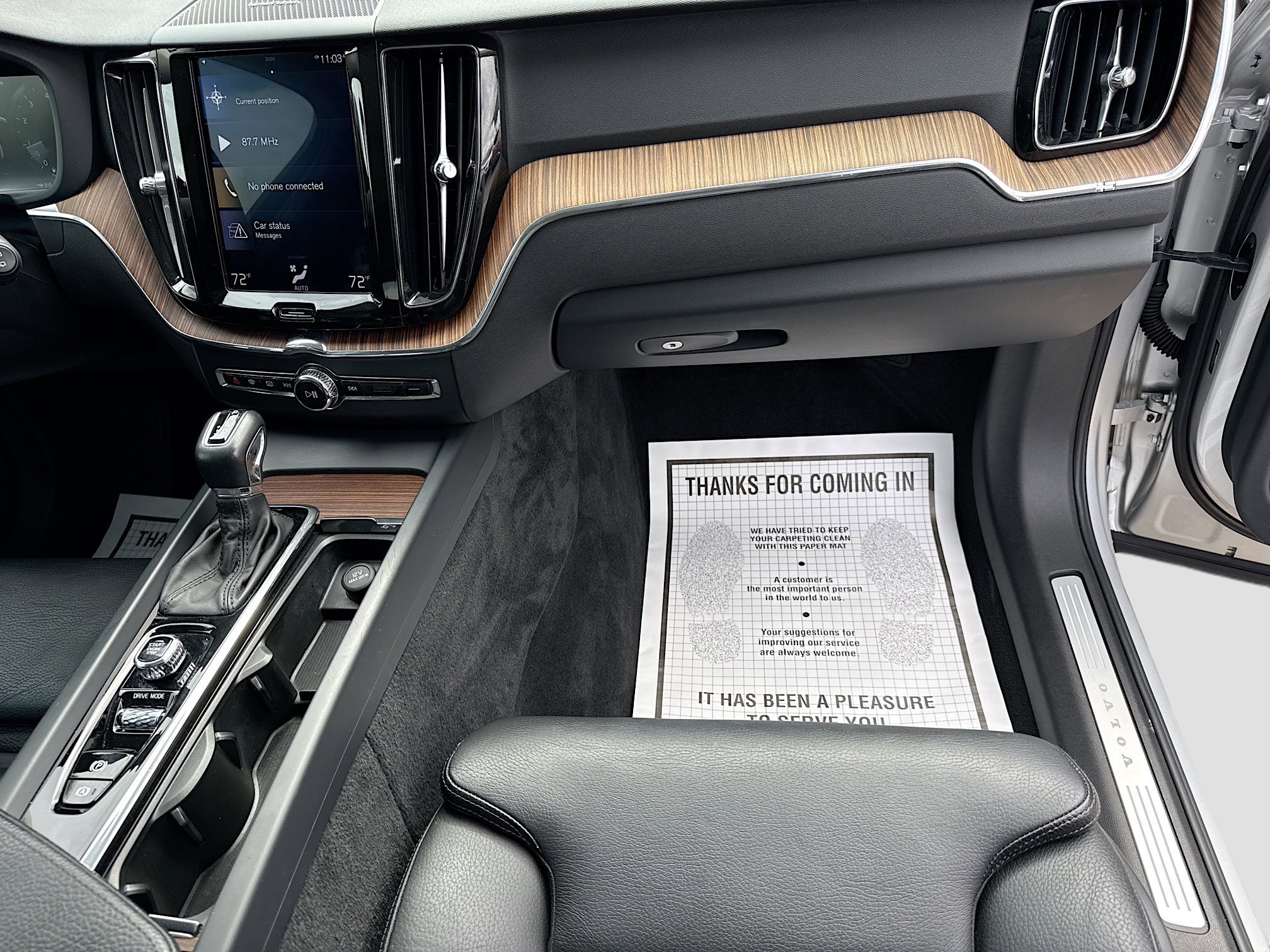 Used 2019 Volvo XC60 T5 Momentum w/ Multimedia Package image 19