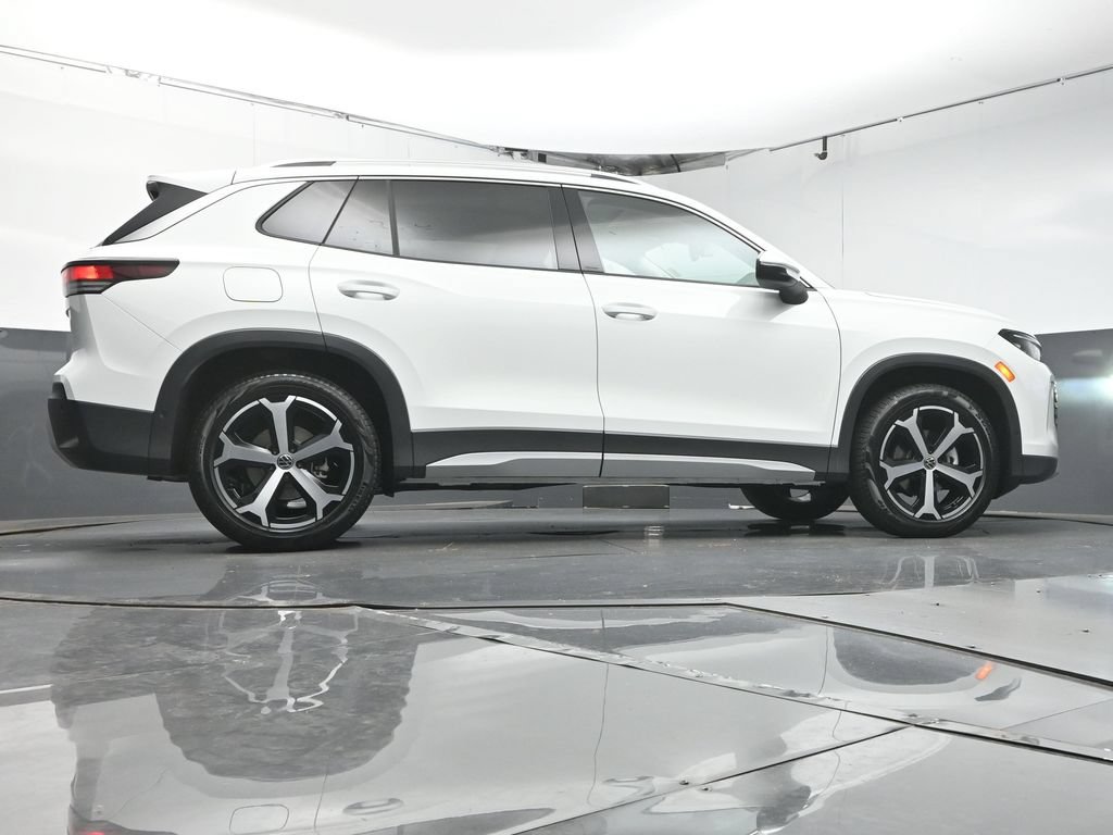 New 2026 Volkswagen Tiguan SE FWD image 40
