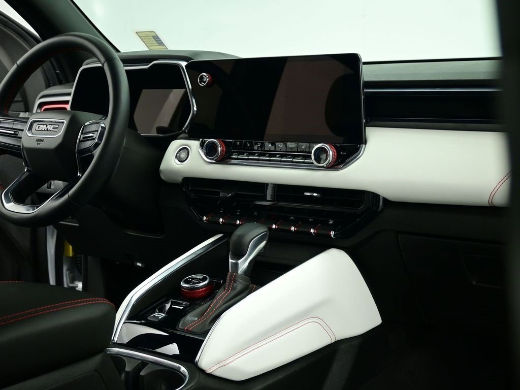 Used 2024 GMC Canyon AT4X image 38