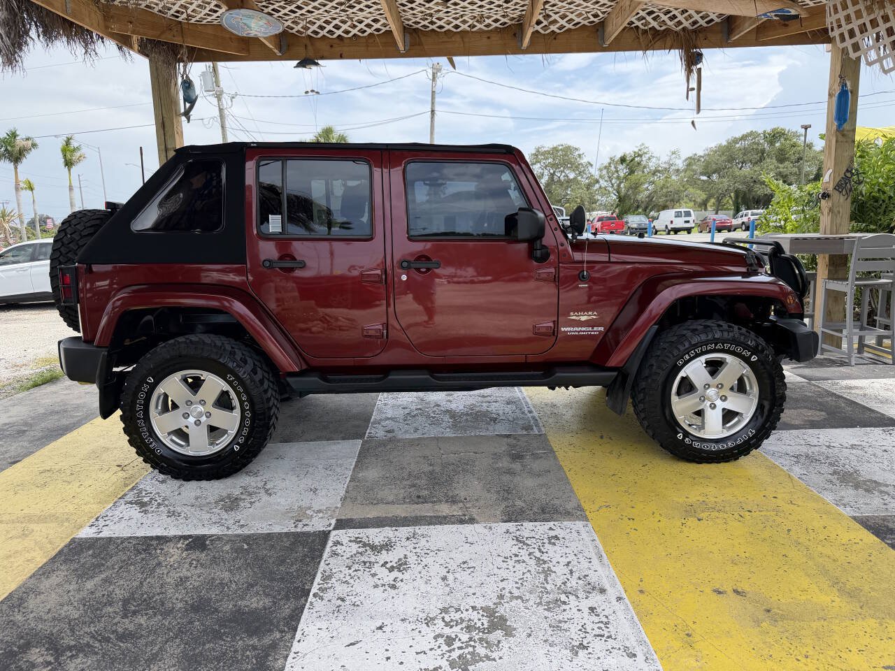 Used 2008 Jeep Wrangler Unlimited Sahara AWD/4WD image 4