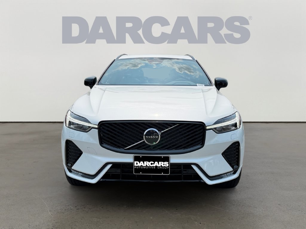 Certified 2026 Volvo XC60 B5 Core w/ Climate Package AWD/4WD image 2