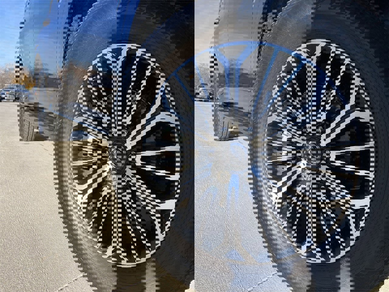 Certified 2025 Nissan Armada Platinum image 6