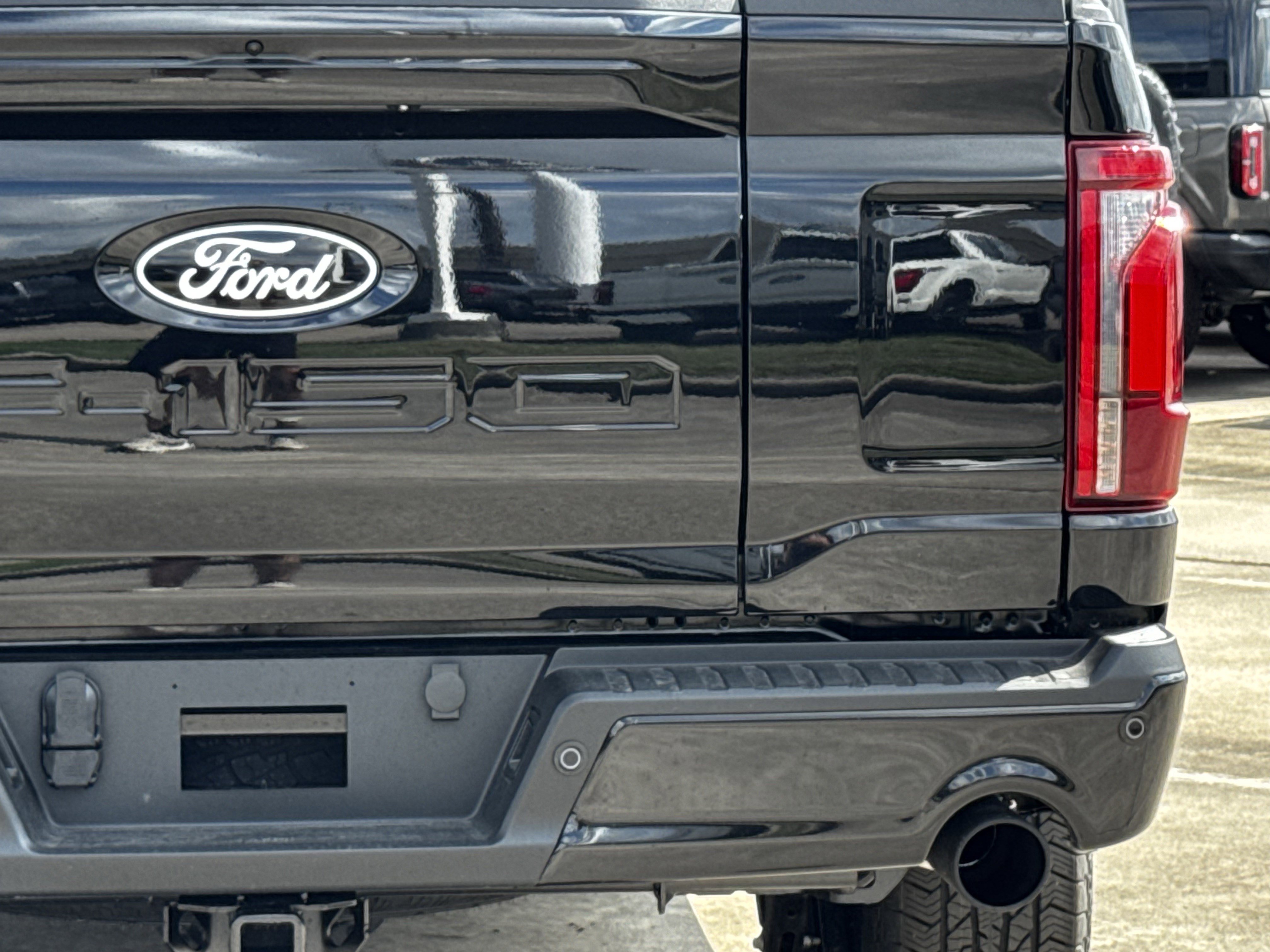 New 2026 Ford F150 Lariat w/ Equipment Group 501A Mid AWD/4WD image 10