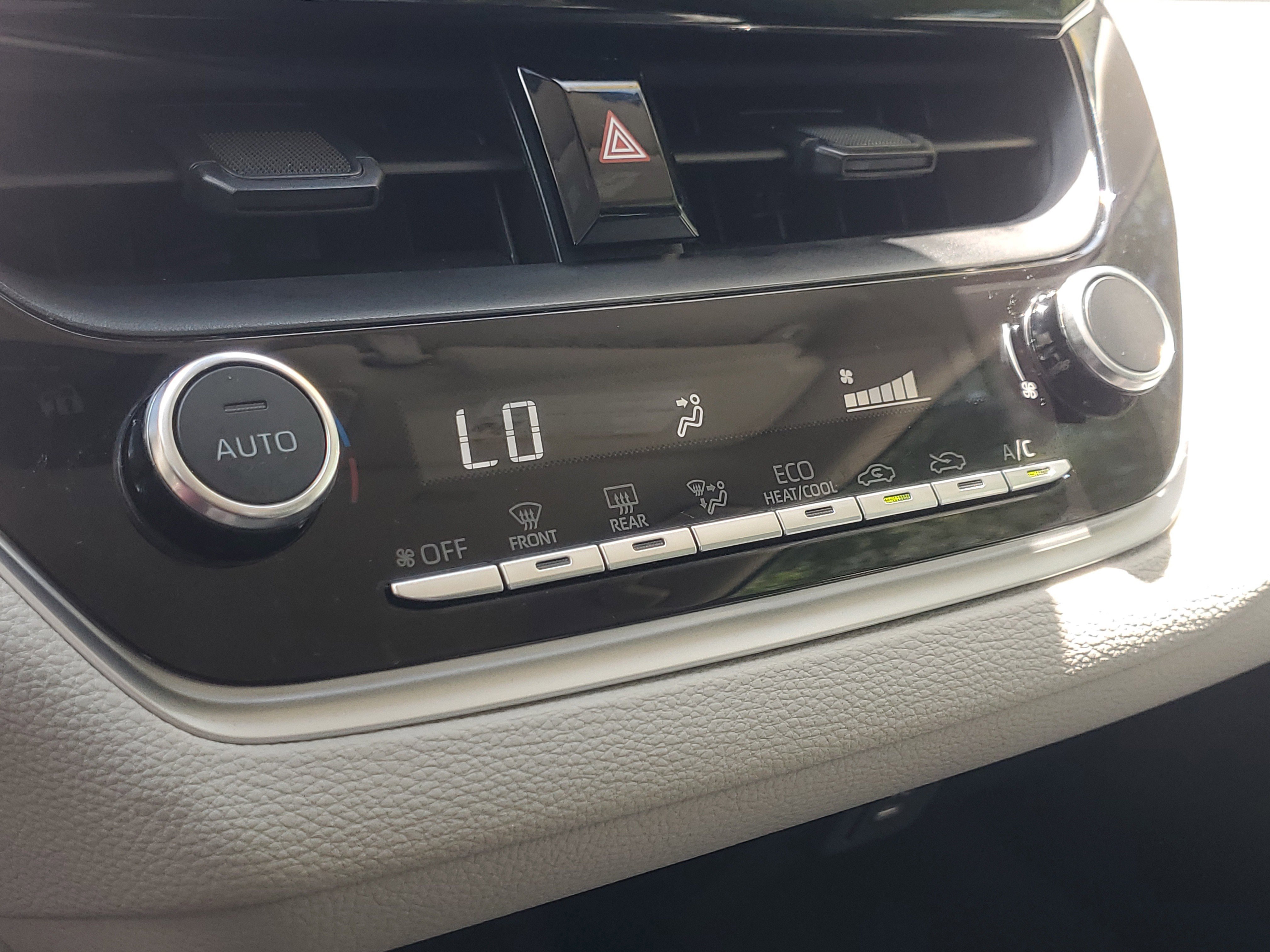 Certified 2025 Toyota Corolla LE FWD image 27