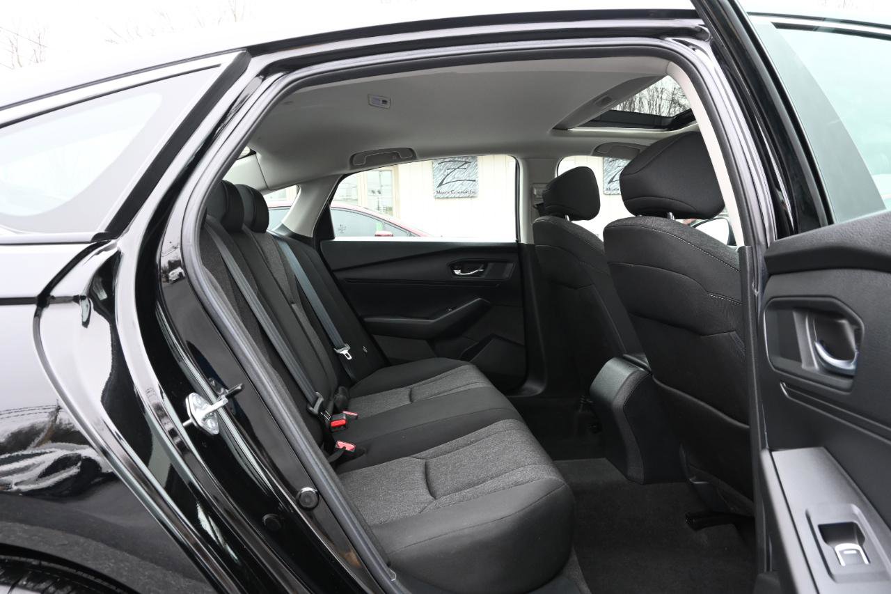 Used 2023 Honda Accord EX image 31