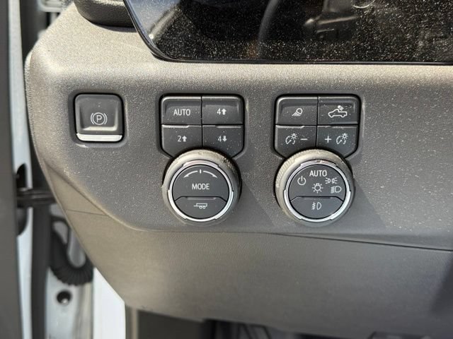 Used 2023 Chevrolet Silverado 1500 LT Trail Boss w/ Convenience Package II AWD/4WD image 19