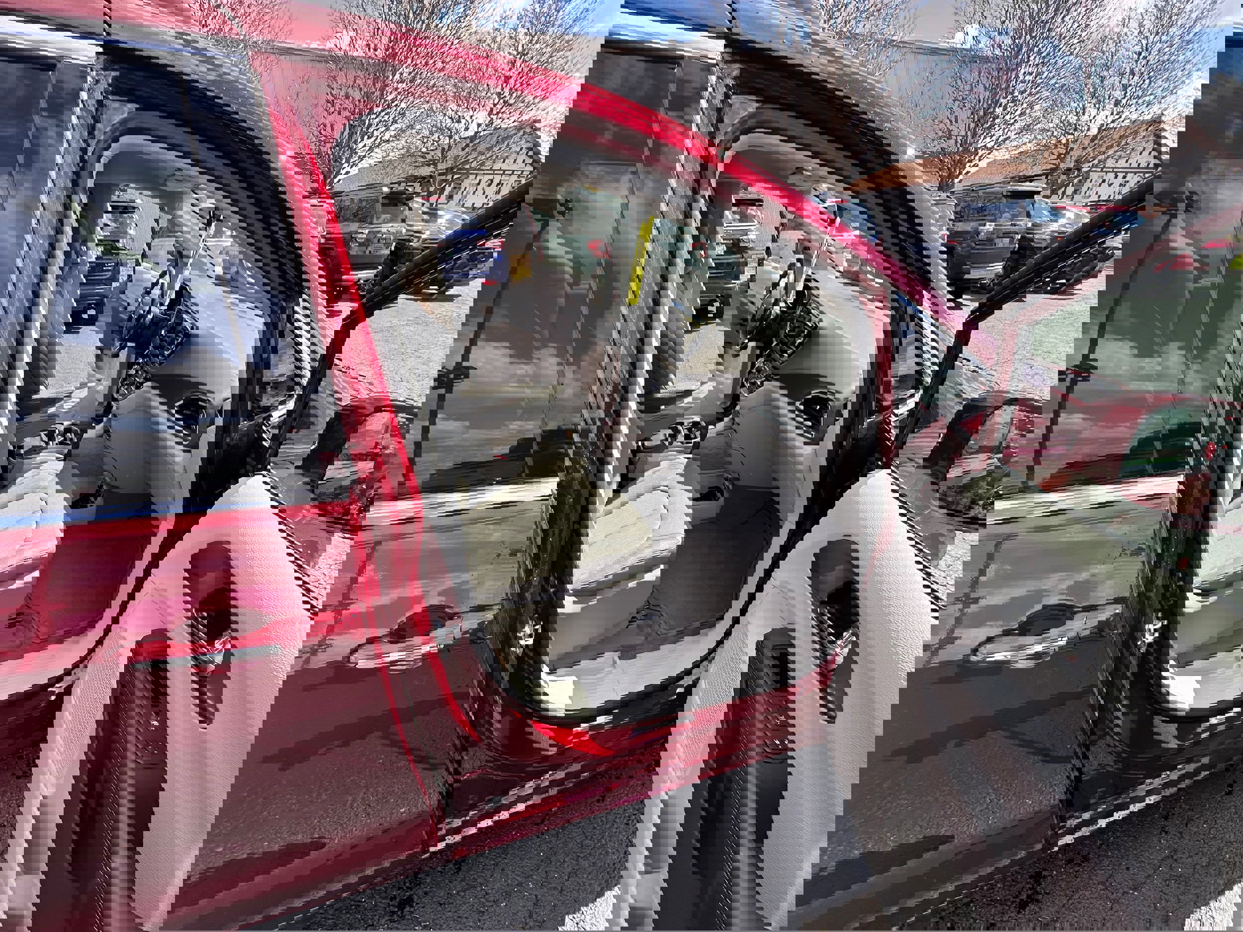 Used 2019 Chrysler Pacifica Touring Plus w/ Cold Weather Group image 18