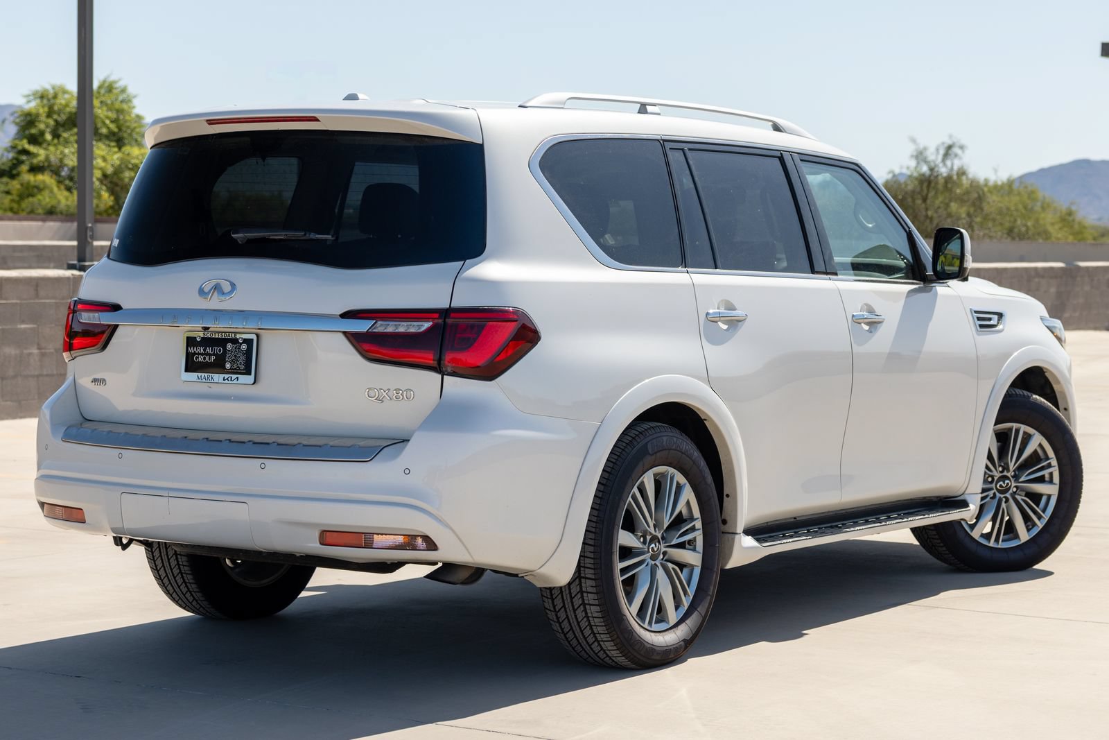 Used 2024 INFINITI QX80 Luxe AWD/4WD image 9