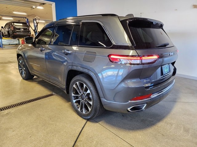 Used 2022 Jeep Grand Cherokee Overland w/ Luxury Tech Group IV image 2