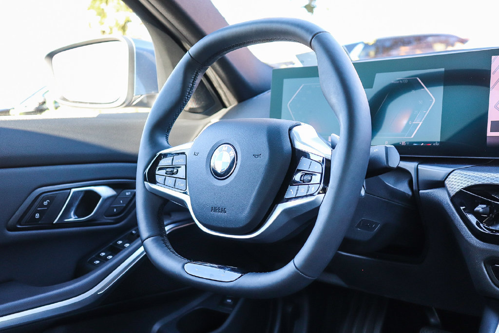 Used 2026 BMW 330i Sedan RWD image 15