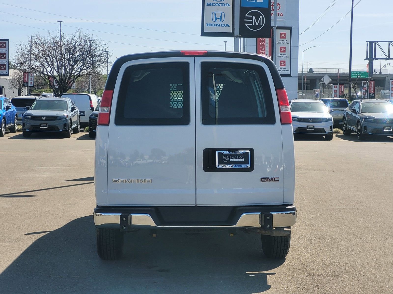 Used 2023 GMC Savana 2500 w/ Driver Convenience Package image 6