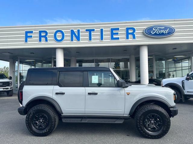 New 2026 Ford Bronco Badlands w/ Sasquatch Package