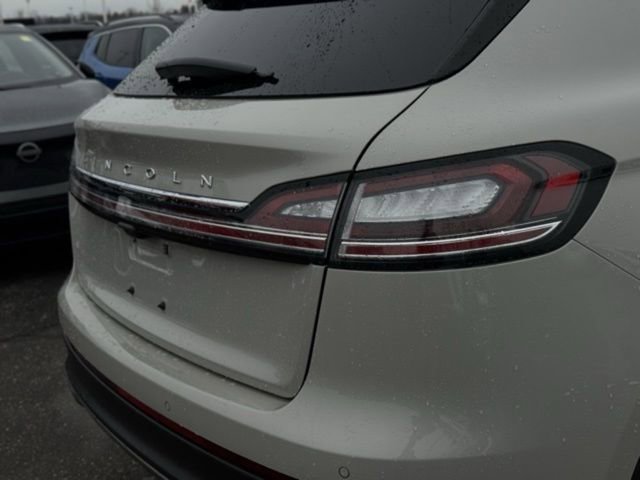 Used 2022 Lincoln Nautilus AWD image 6