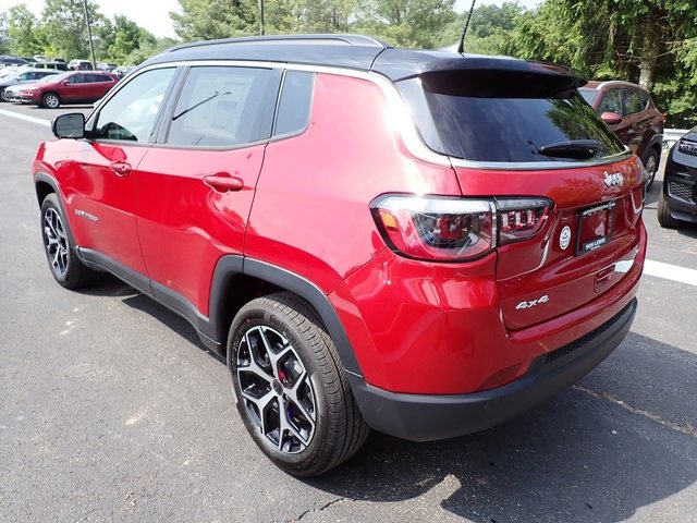 New 2025 Jeep Compass Limited image 3