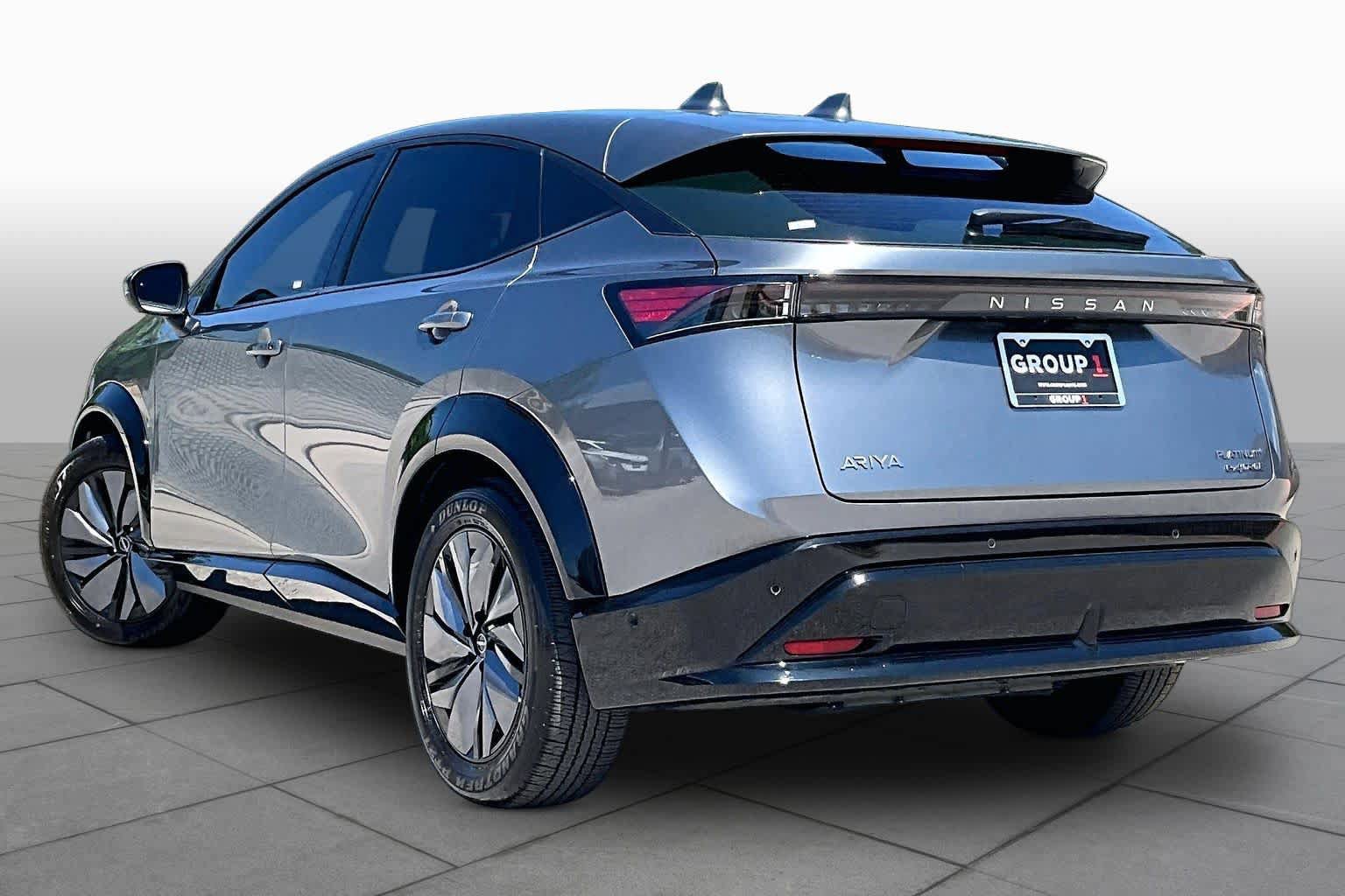 Used 2024 Nissan Ariya AWD image 11