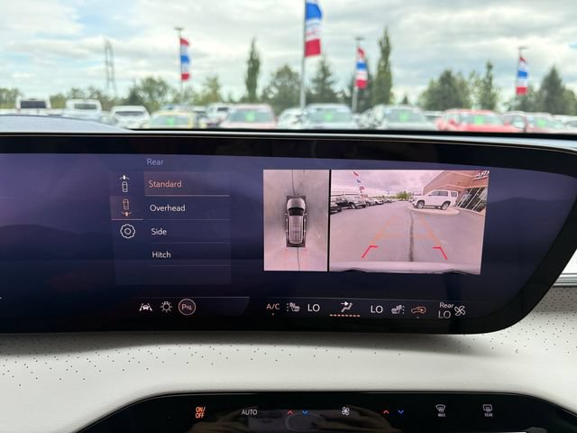 Used 2025 Buick Enclave Avenir w/ Super Cruise Package FWD image 24