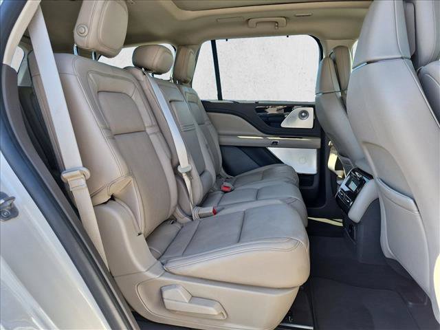 Used 2020 Lincoln Aviator Reserve w/ Equipment Group 202A AWD/4WD image 23