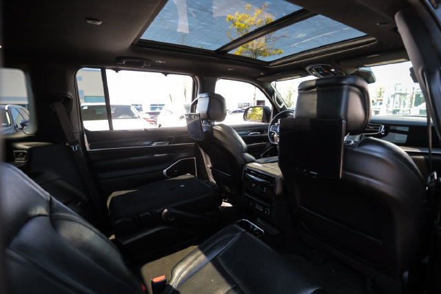 Used 2022 Jeep Wagoneer Series III w/ Premium Group I AWD/4WD image 86