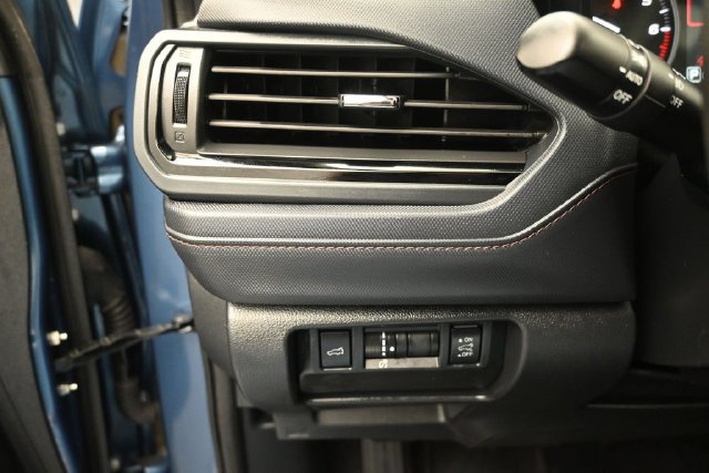 Used 2025 Subaru Forester Touring AWD/4WD image 28