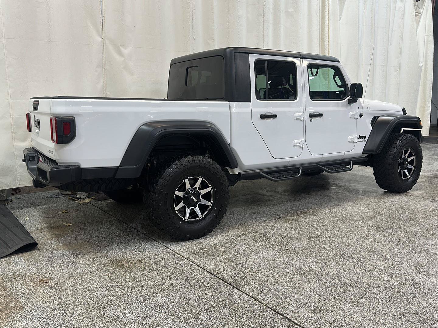 Used 2020 Jeep Gladiator Sport w/ Quick Order Package 24S AWD/4WD image 5