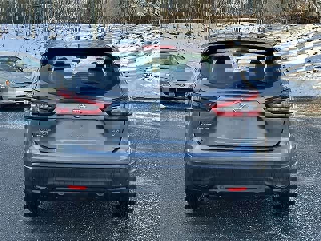 Used 2022 Nissan Rogue Sport S image 4