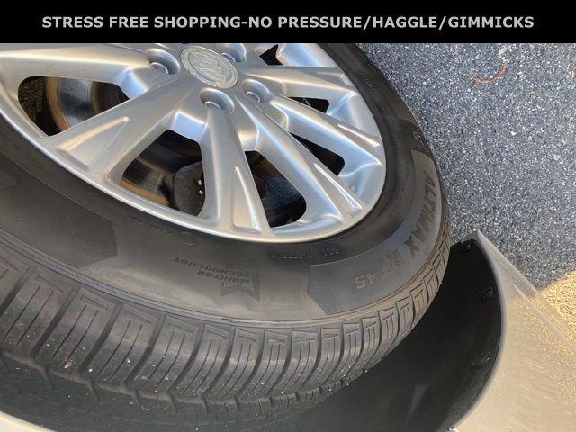 Used 2011 Buick Lucerne CXL image 13