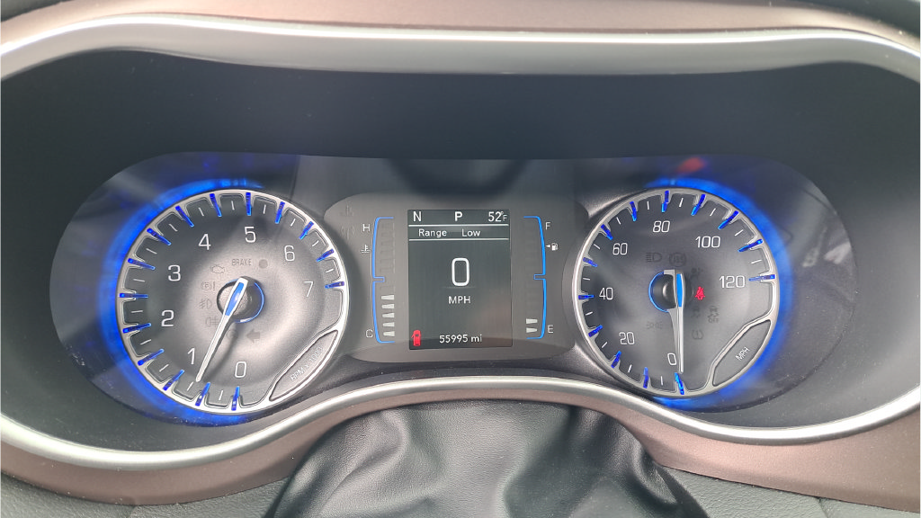 Used 2023 Chrysler Voyager LX FWD image 31