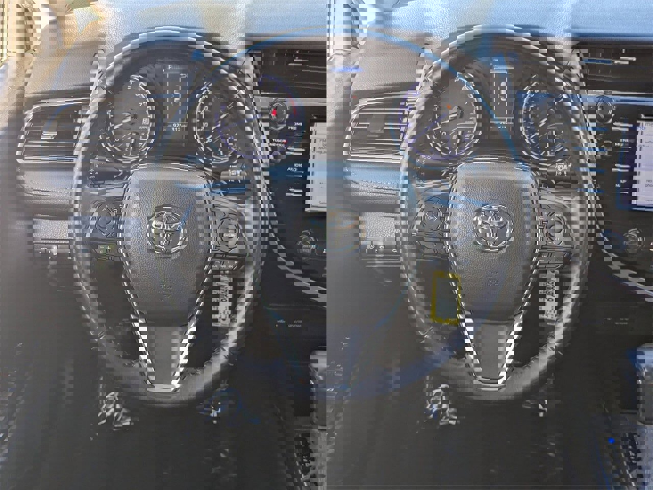 Used 2020 Toyota Camry image 16