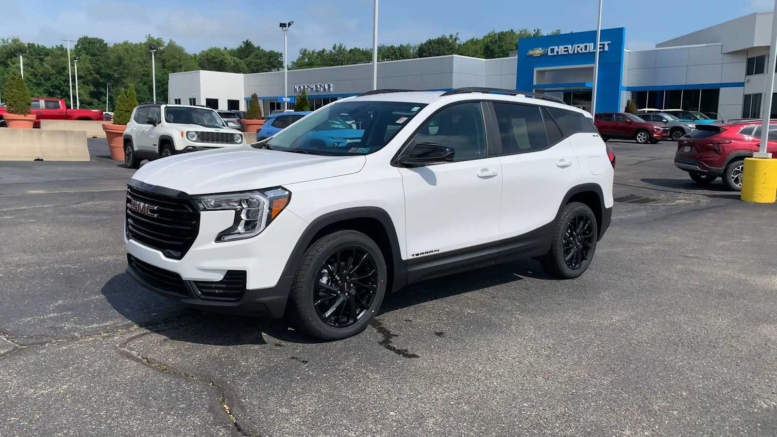 Certified 2024 GMC Terrain SLE w/ Driver Convenience Package AWD/4WD image 4