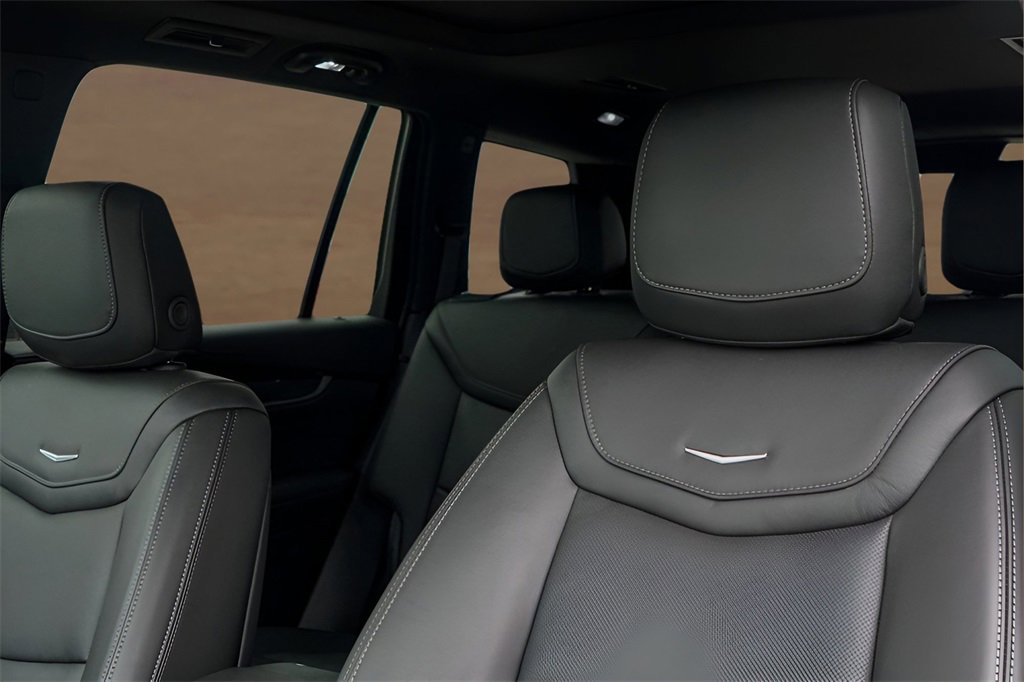 New 2025 Cadillac XT6 Sport w/ Technology Package image 11