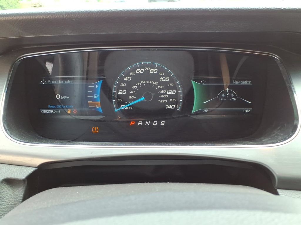 Used 2018 Ford Taurus SEL w/ Equipment Group 201A AWD/4WD image 16